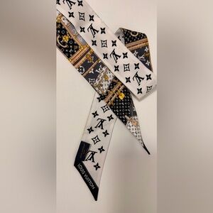 ✨ 100% Authentic Louis Vuitton Silk Bandeau – Trunks & Monogram Print